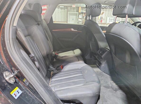 WA1GAAFY5N2033242 2022 AUDI Q5 Black Widok wnętrza z tyłu
