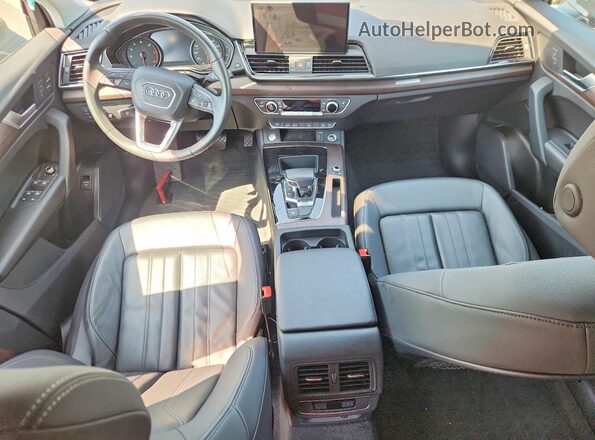 WA1GAAFY7P2091338 2023 AUDI Q5 Gray Dashboard view