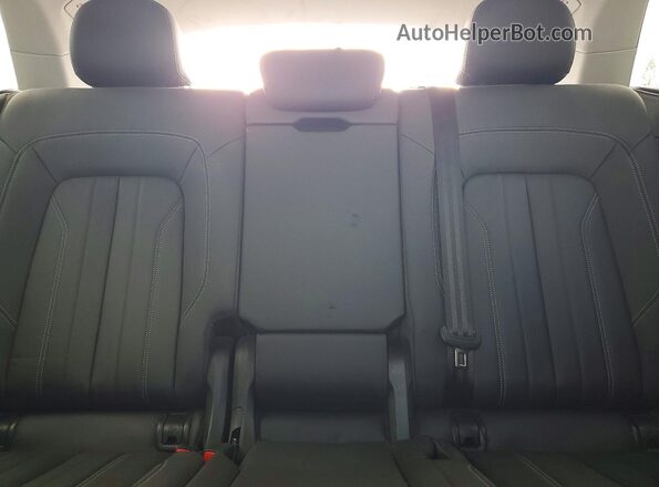 WA1GAAFYXN2003637 2022 AUDI Q5 White Вид задніх сидінь