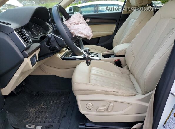 WA1GAAFYXP2112084 2023 AUDI Q5 White Widok wnętrza z przodu