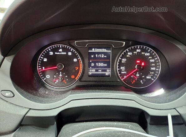 WA1GCCFS0HR005104 2017 AUDI Q3 White Вид щитка приладів