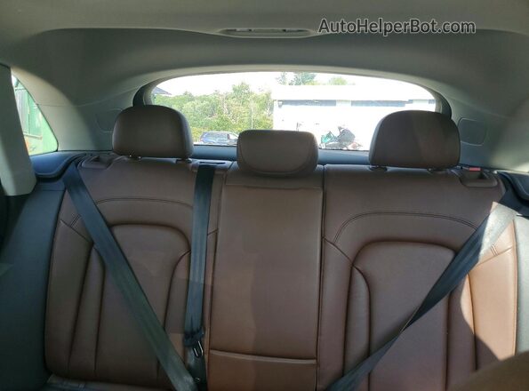 WA1GFCFS0GR002676 2016 AUDI Q3 Silver Вид задніх сидінь