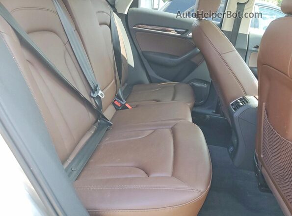 WA1GFCFS0GR002676 2016 AUDI Q3 Silver Вид задньої частини салону
