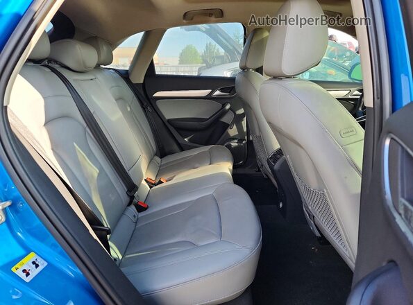 WA1GFCFS3GR006821 2016 AUDI Q3 Синий Вид задней части салона