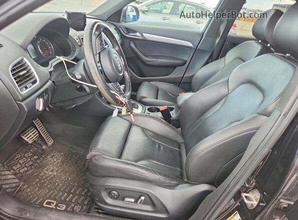 WA1GFCFS5GR000650 2016 AUDI Q3 Black წინა სალონის ხედი