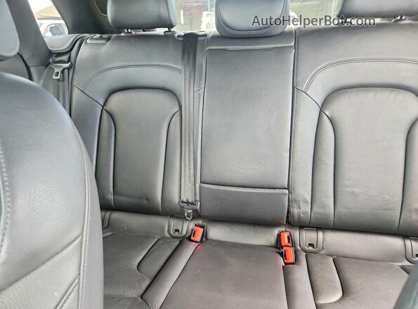 WA1GFCFS5GR000650 2016 AUDI Q3 Black უკანა სავარძლების ხედი