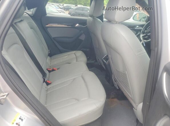 WA1GFCFS8GR002599 2016 AUDI Q3 Серебряный Вид задней части салона