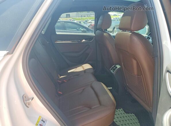 WA1GFCFS9GR004538 2016 AUDI Q3 White Widok tylnych siedzeń