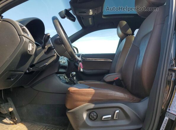 WA1GFCFS9GR014941 2016 AUDI Q3 Черный Вид салона спереди