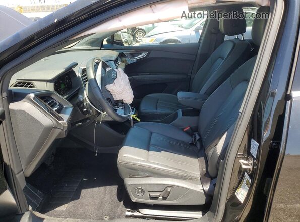 WA1H2BFZ3NP016278 2022 AUDI Q4 Black Սալոնի դիմացի տեսք