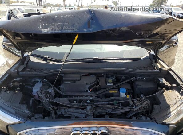 WA1H2BFZ3NP016278 2022 AUDI Q4 Black Շարժիչի բաժամունքի տեսք