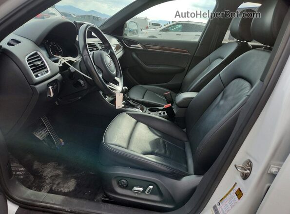 WA1JCCFS0HR010759 2017 AUDI Q3 Белый Вид салона спереди
