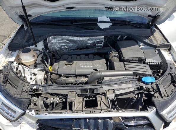 WA1JCCFS1JR022439 2018 AUDI Q3 White Engine compartment view