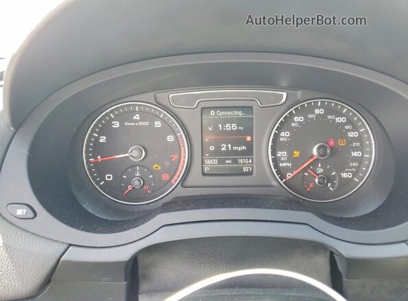 WA1JCCFS1JR022439 2018 AUDI Q3 White Instrument cluster view
