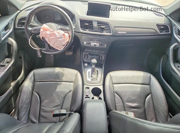 WA1JCCFS2JR004547 2018 AUDI Q3 Gray Առջևի վահանակի տեսք