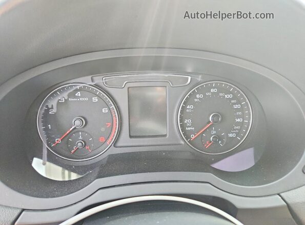 WA1JCCFS2JR004547 2018 AUDI Q3 Gray Սարքավորումների վահանակի տեսք