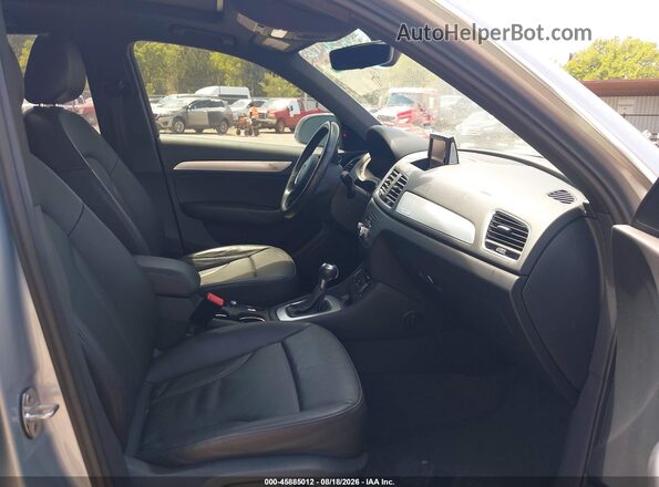 WA1JCCFS2JR022630 2018 AUDI Q3 Silver წინა სალონის ხედი