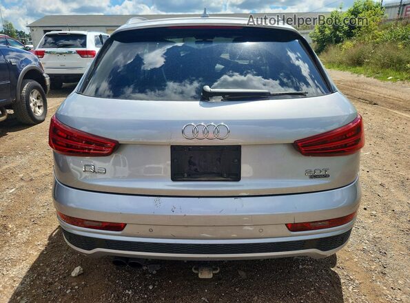 WA1JCCFS2JR030291 2018 AUDI Q3 Silver Front interior view
