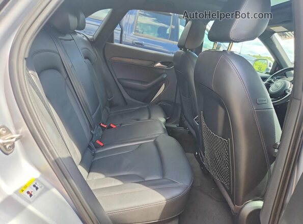 WA1JCCFS2JR030291 2018 AUDI Q3 Silver Engine compartment view