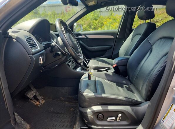 WA1JCCFS2JR030291 2018 AUDI Q3 Silver Dashboard view