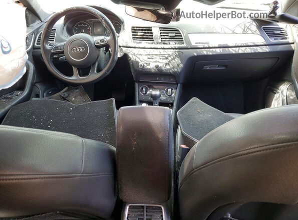 WA1JCCFS3JR022927 2018 AUDI Q3 Silver Dashboard view