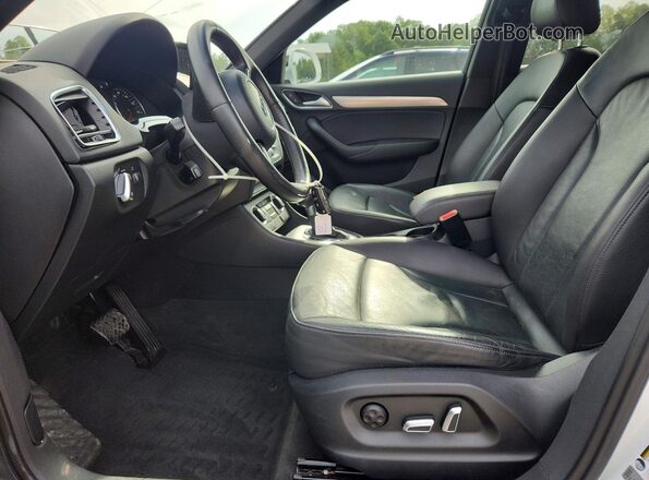 WA1JCCFS4HR008237 2017 AUDI Q3 Белый Вид салона спереди
