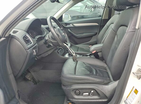 WA1JCCFS6HR010216 2017 AUDI Q3 Белый Вид салона спереди