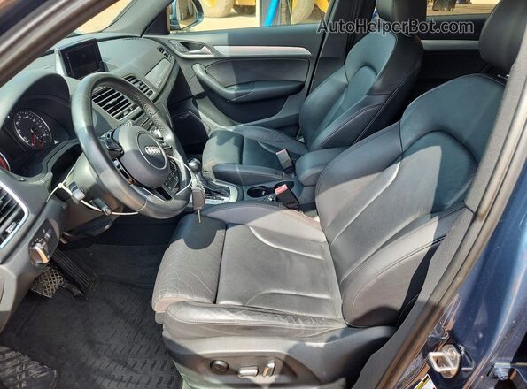 WA1JCCFS6JR003711 2018 AUDI Q3 Blue Widok wnętrza z przodu