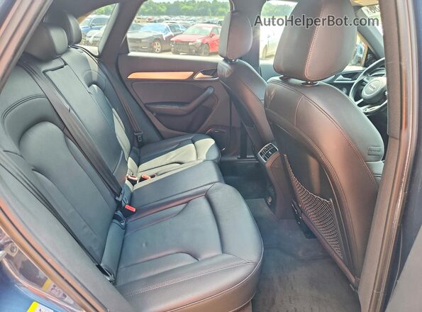 WA1JCCFS6JR003711 2018 AUDI Q3 Blue Widok wnętrza z tyłu