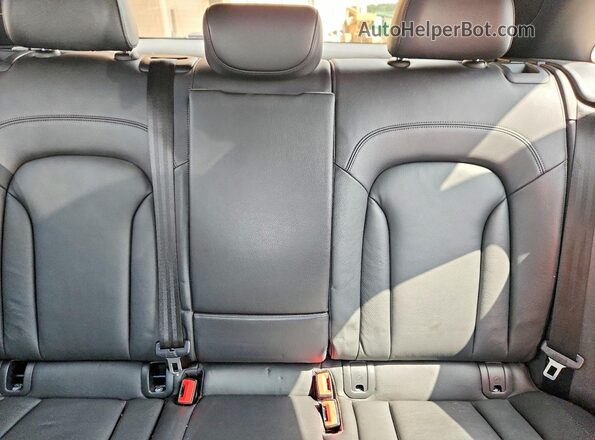 WA1JCCFS6JR003711 2018 AUDI Q3 Blue Widok tylnych siedzeń