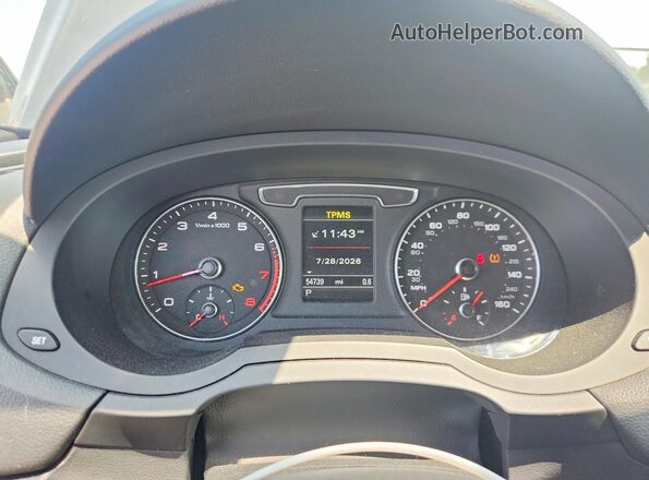 WA1JCCFS7JR019349 2018 AUDI Q3 Gray ხელსაწყოთა პანელის ხედი