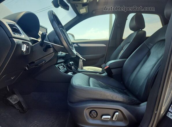 WA1JCCFS7JR019349 2018 AUDI Q3 Gray წინა სალონის ხედი