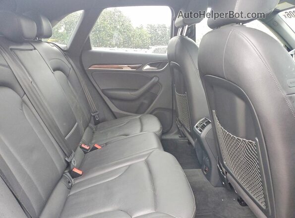 WA1JCCFS8HR007317 2017 AUDI Q3 Silver Rear interior view