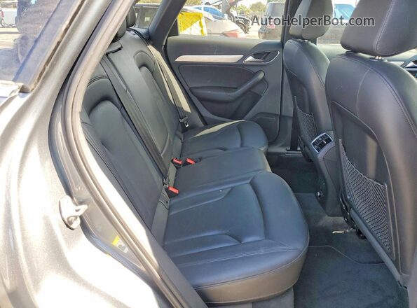 WA1JCCFSXHR004158 2017 AUDI Q3 Gray Vista interior trasera