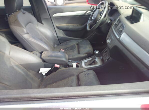 WA1JCCFSXJR012296 2018 AUDI Q3 Red Widok wnętrza z przodu