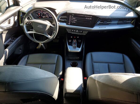 WA1K2BFZ2PP058854 2023 AUDI Q4 Gray Առջևի վահանակի տեսք