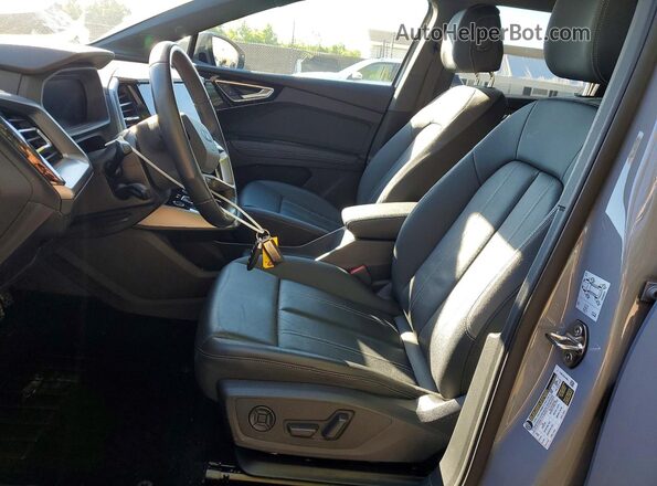WA1K2BFZ2PP058854 2023 AUDI Q4 Gray Սալոնի դիմացի տեսք