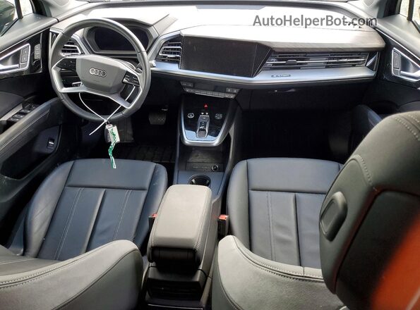 WA1K2BFZ5RP026368 2024 AUDI Q4 Black Вид панелі приладів