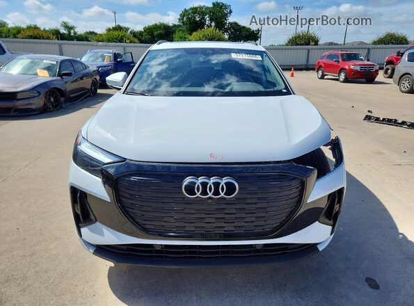 WA1KUBFZ0RP066044 2024 AUDI Q4 White Դիմացի տեսք