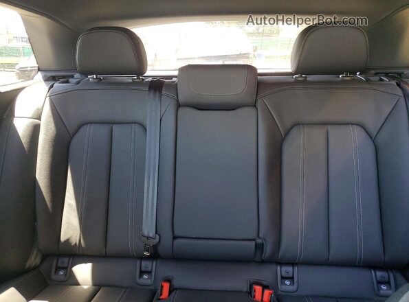 WA1KUBFZ6SP066135 2025 AUDI Q4 Black Հետևի նստատեղերի տեսք
