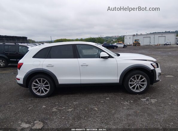 WA1L2AFP1HA047393 2017 AUDI Q5 White Rear interior view