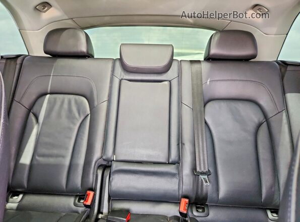 WA1L2AFP3GA043943 2016 AUDI Q5 Black Rear seats view