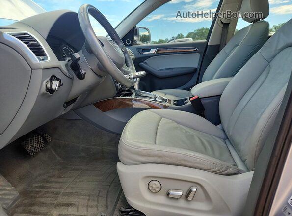 WA1L2AFP4GA011745 2016 AUDI Q5 Silver Front interior view