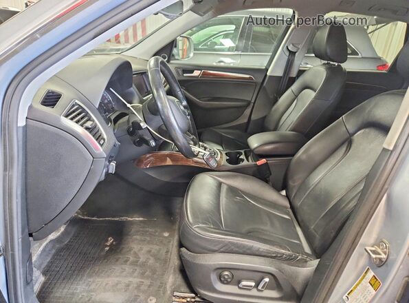 WA1L2AFP5HA094216 2017 AUDI Q5 Silver Front interior view