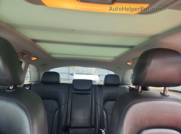 WA1L2AFP6HA061791 2017 AUDI Q5 White Widok tylnych siedzeń