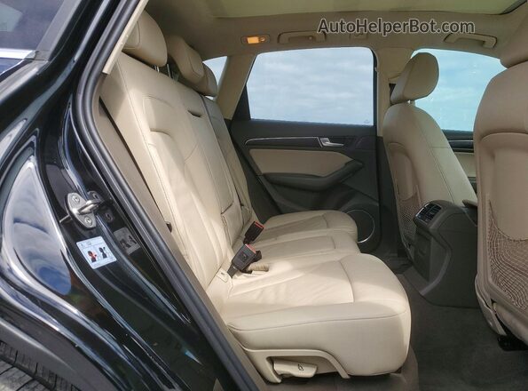 WA1L2AFP7GA046991 2016 AUDI Q5 Black Rear interior view