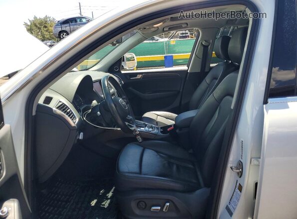 WA1L2AFP9GA106690 2016 AUDI Q5 White Front interior view