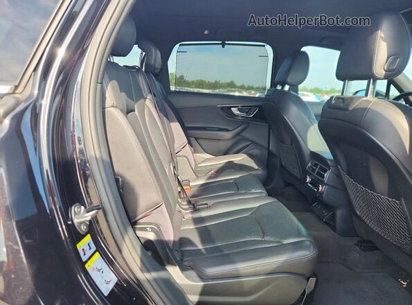WA1LAAF71HD023872 2017 AUDI Q7 Black Widok komory silnika