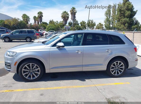 WA1LAAF71HD034435 2017 AUDI Q7 Silver 360 interior view