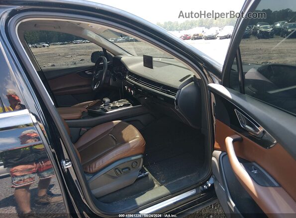 WA1LAAF71JD005166 2018 AUDI Q7 Dark Blue Widok wnętrza z przodu